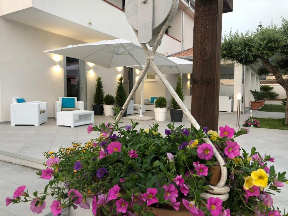 Invilla Bed&Breakfast - Quality Rooms Santa Maria di Castellabate Buitenkant foto
