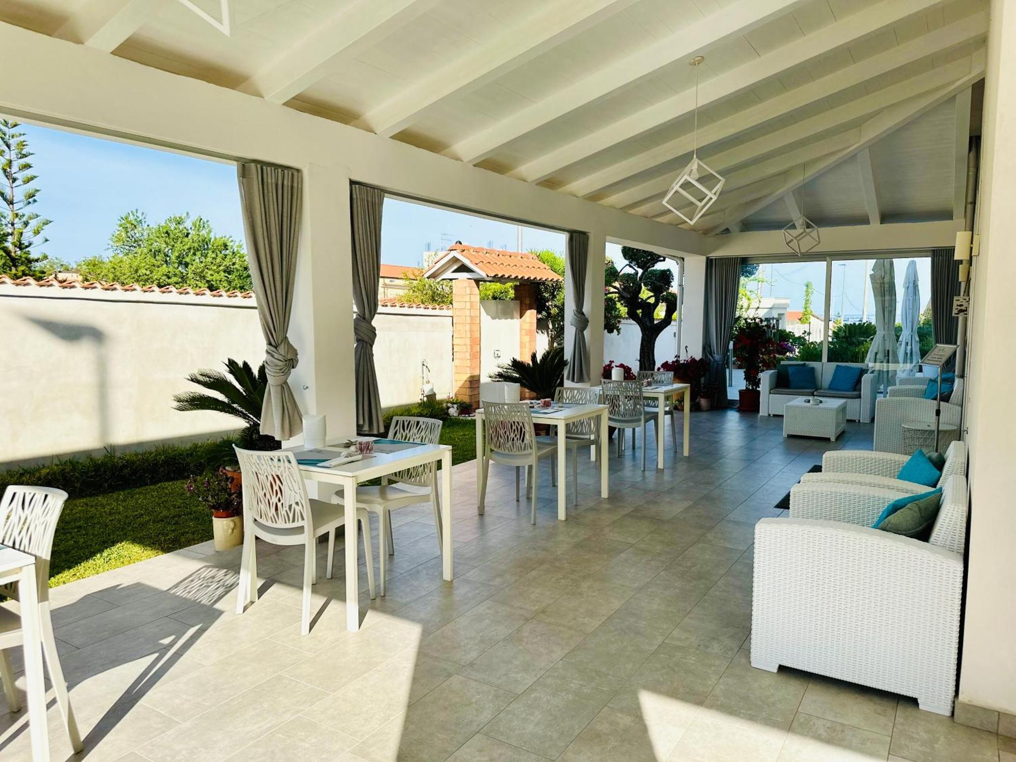 Invilla Bed&Breakfast - Quality Rooms Santa Maria di Castellabate Buitenkant foto