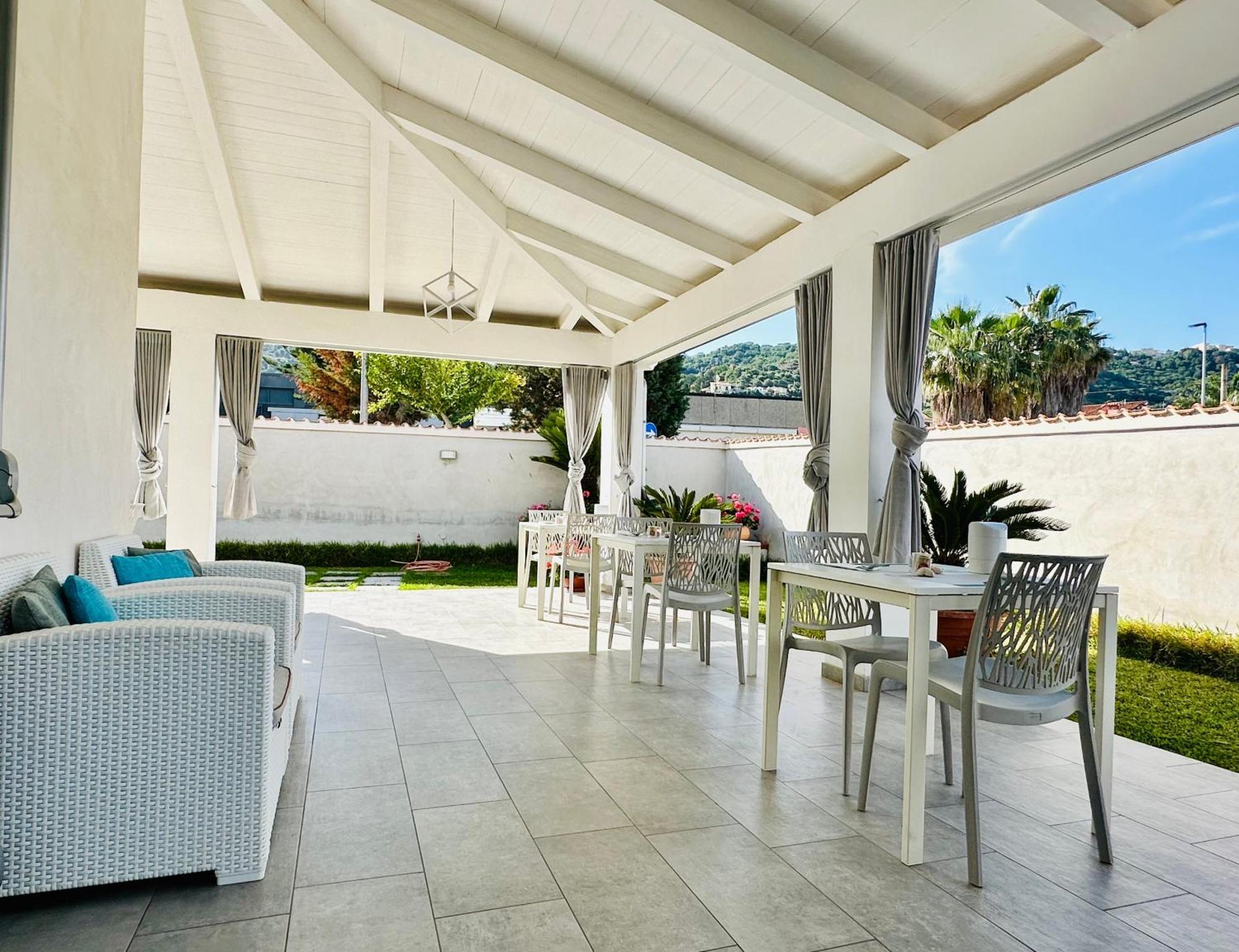 Invilla Bed&Breakfast - Quality Rooms Santa Maria di Castellabate Buitenkant foto